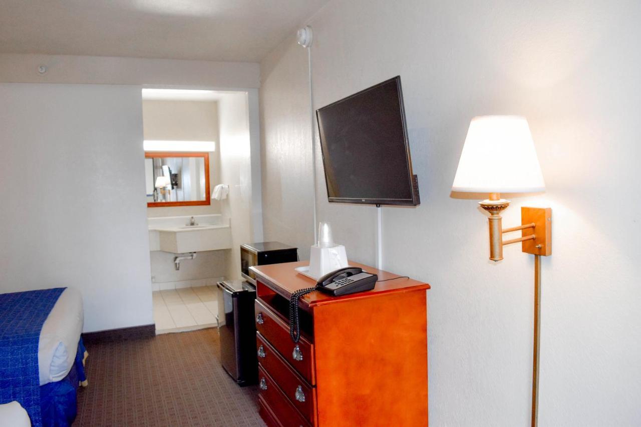 Attleboro Motor Inn Exterior photo